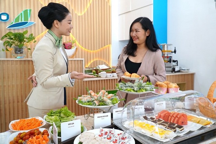 Dịch vụ ẩm thực hứa hẹn chiều lòng hành khách bởi nhiều món ăn đa dạng